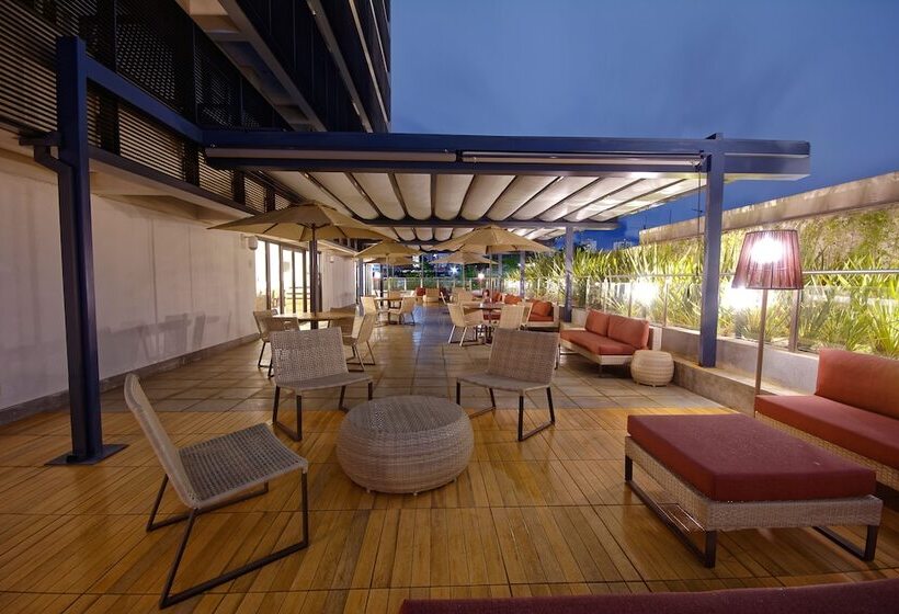 בית מלון כפרי Golden Tower Express Berrini By Fenix Hoteis