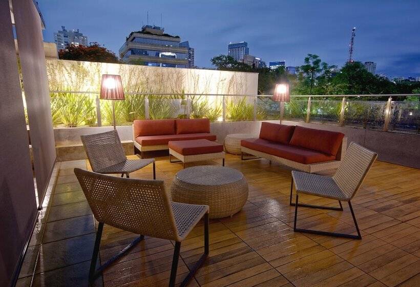 בית מלון כפרי Golden Tower Express Berrini By Fenix Hoteis