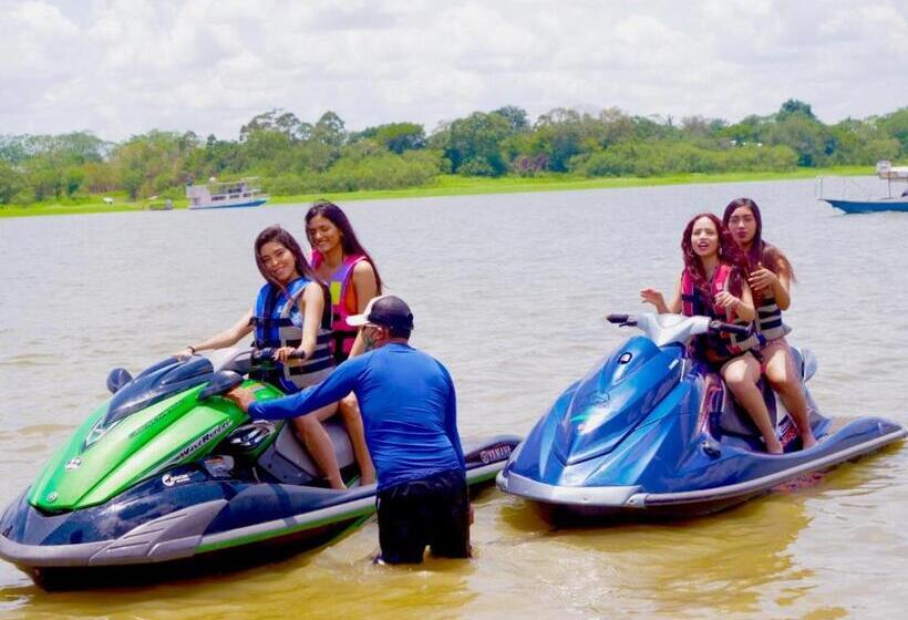 Отель águila Dorada Selva