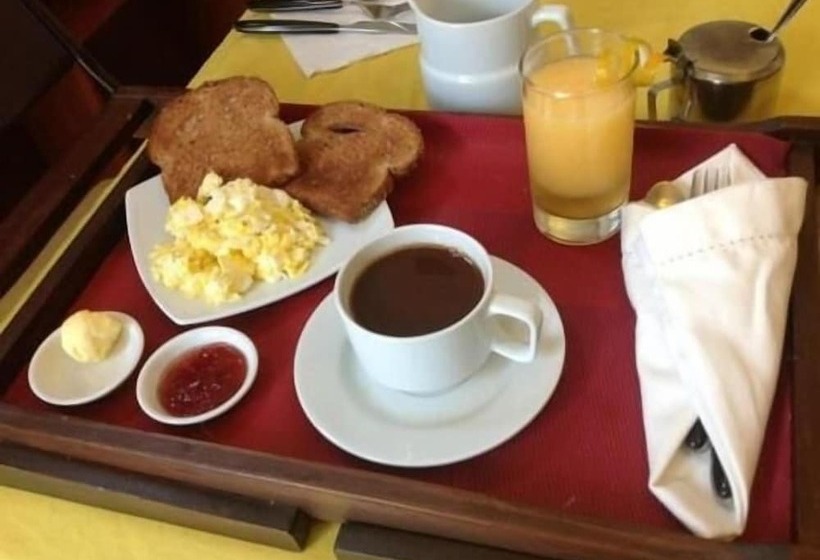 فندق Hostal Puertas Del Sol