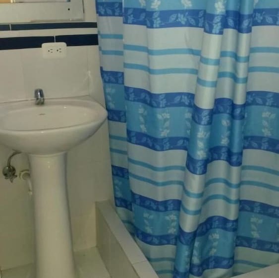 فندق Hostal Puertas Del Sol