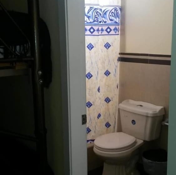 فندق Hostal Puertas Del Sol