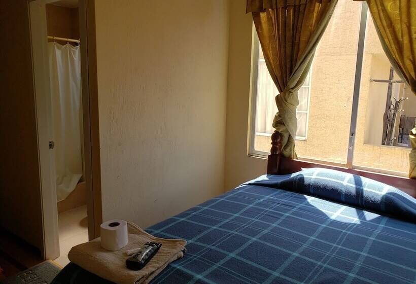 فندق Hostal Puertas Del Sol