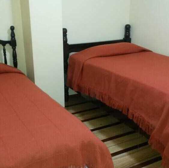 فندق Hostal Puertas Del Sol