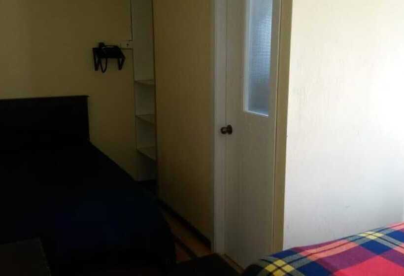 فندق Hostal Puertas Del Sol