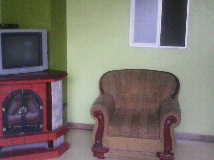 هتل Hostal Puertas Del Sol