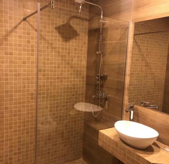 בית מלון כפרי Kirovi Tun