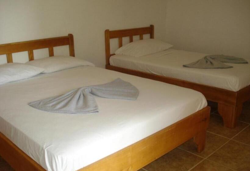 فندق Mapi's Cabins