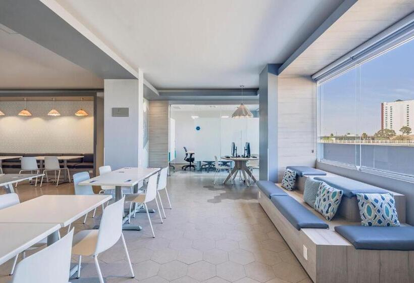 فندق One Puebla Angelópolis Periférico