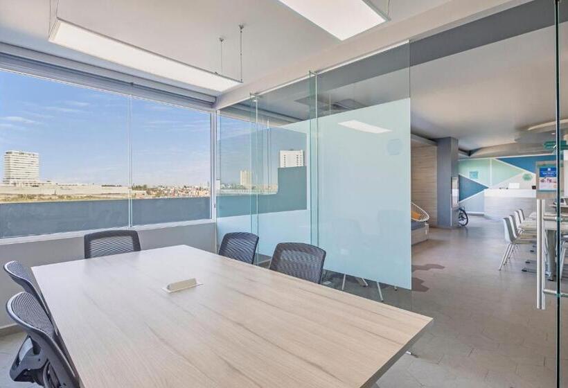 فندق One Puebla Angelópolis Periférico