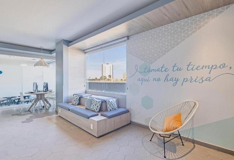 فندق One Puebla Angelópolis Periférico