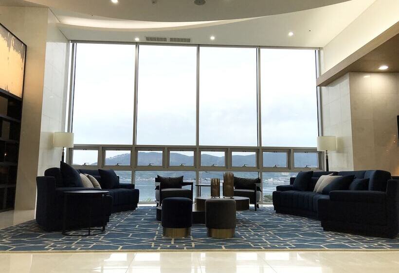 Отель Ramada Suites By Wyndham Geoje