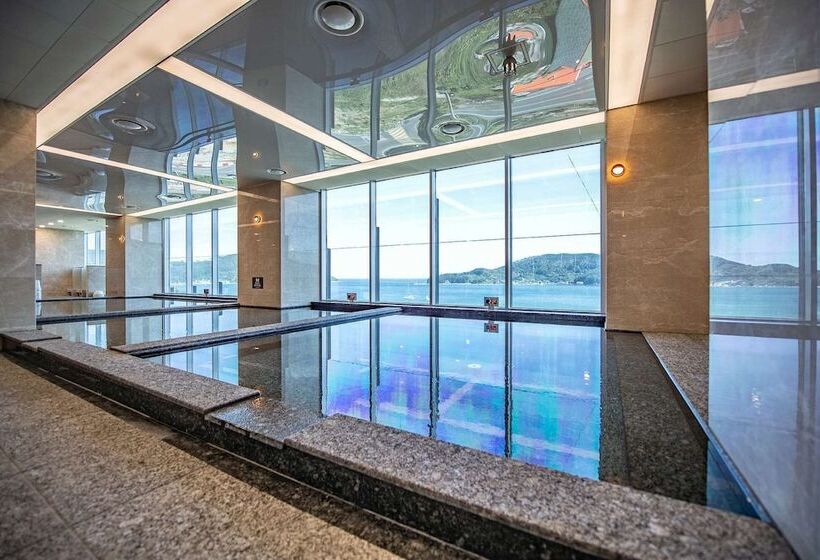 Отель Ramada Suites By Wyndham Geoje