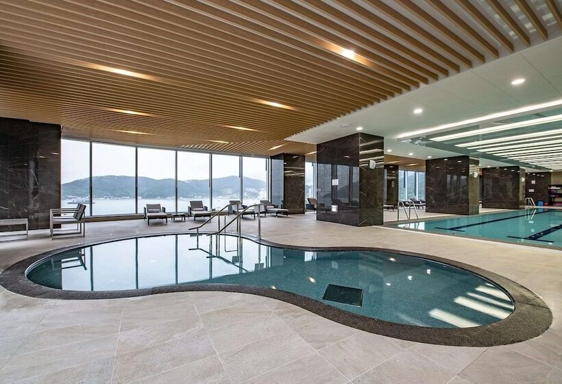 Отель Ramada Suites By Wyndham Geoje