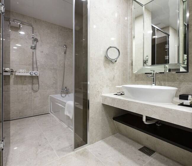 Отель Ramada Suites By Wyndham Geoje