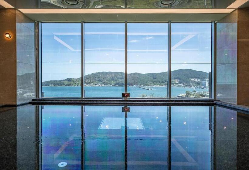 호텔 Ramada Suites By Wyndham Geoje