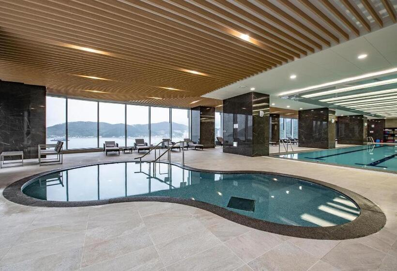 Отель Ramada Suites By Wyndham Geoje