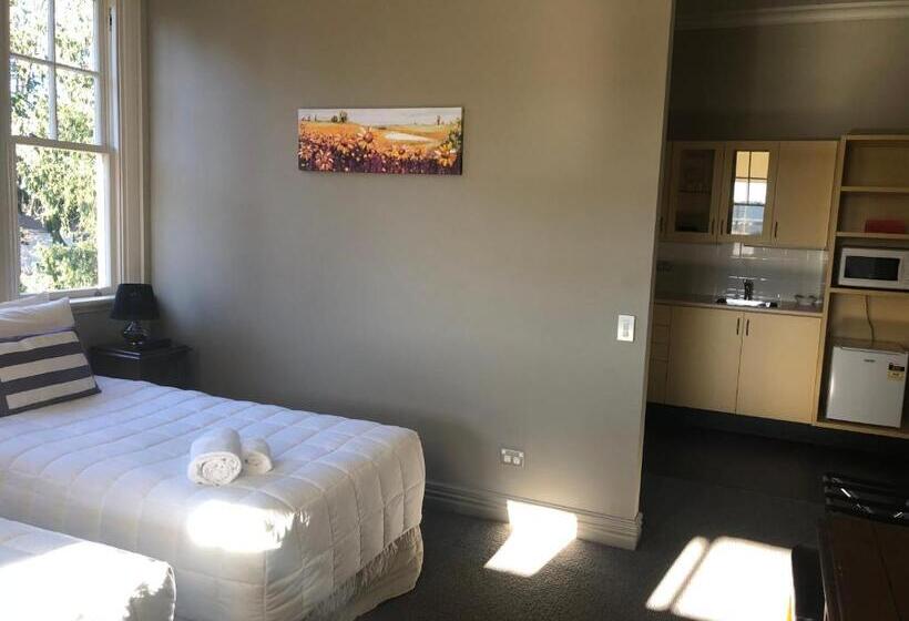 בית מלון כפרי Teschemakers Resort