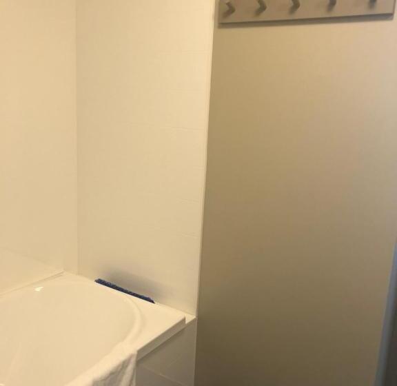 בית מלון כפרי Teschemakers Resort