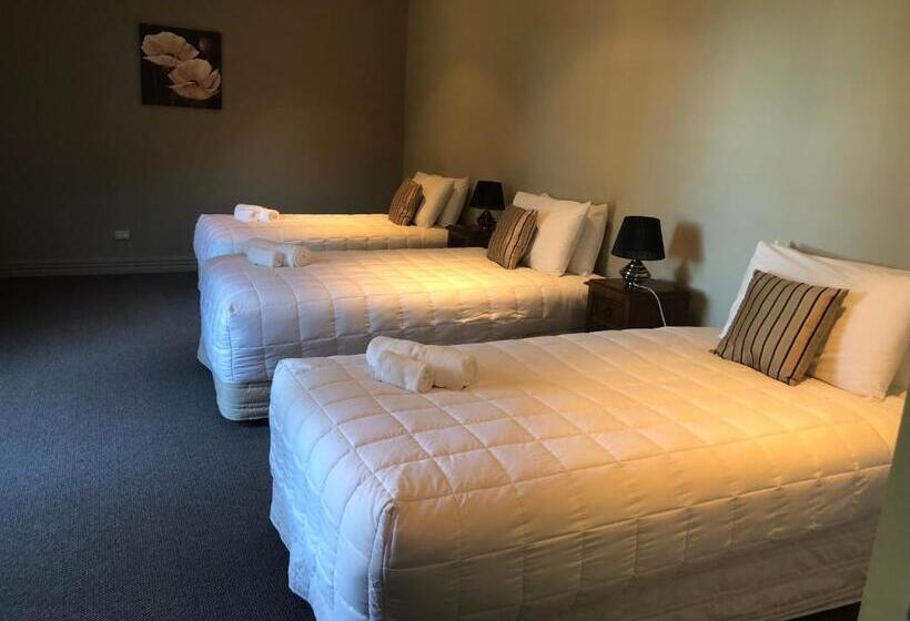 בית מלון כפרי Teschemakers Resort