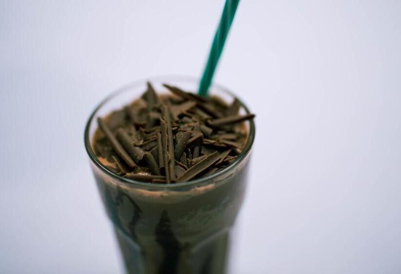 The Strand Hotel, The Former Residence Of Oscar Wilde