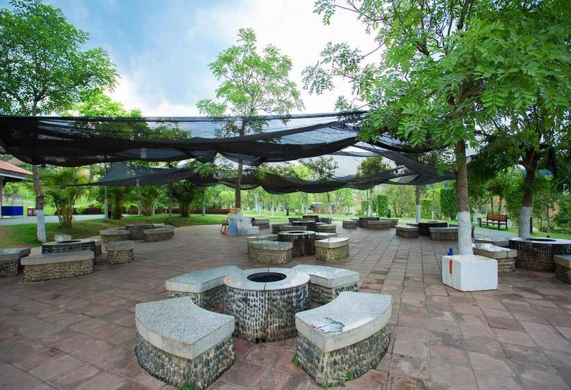 فندق Xishuangbanna Yajule City Golf