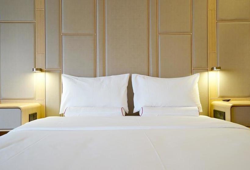 Otel Ji  Zhuji Xishi S Hometown