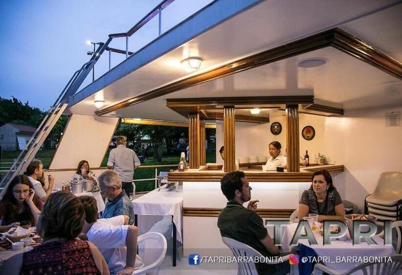 Tapri   Hotel Flutuante