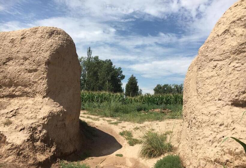 Wuwei Qiyou Space Capsule Hostel