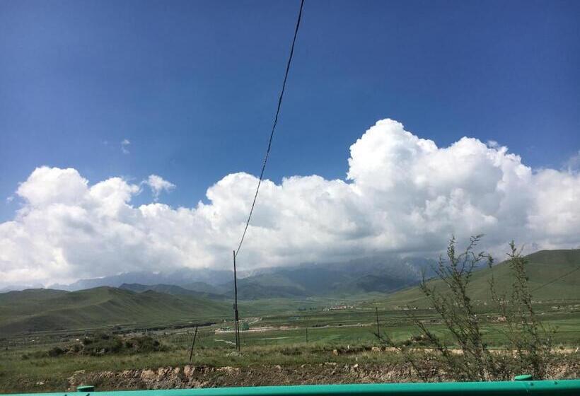 Wuwei Qiyou Space Capsule Hostel