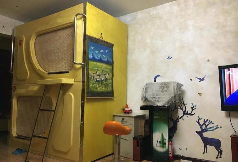 Wuwei Qiyou Space Capsule Hostel