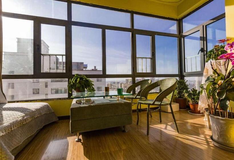 Wuwei Qiyou Space Capsule Hostel