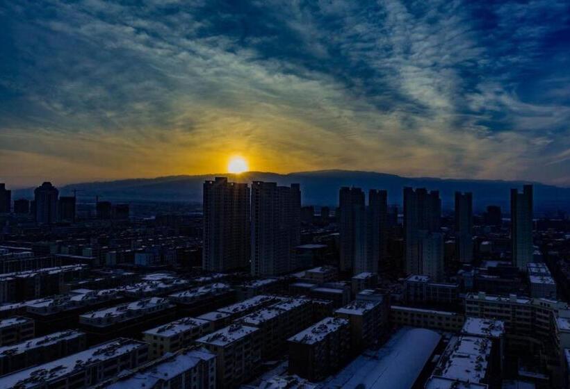 Wuwei Qiyou Space Capsule Hostel