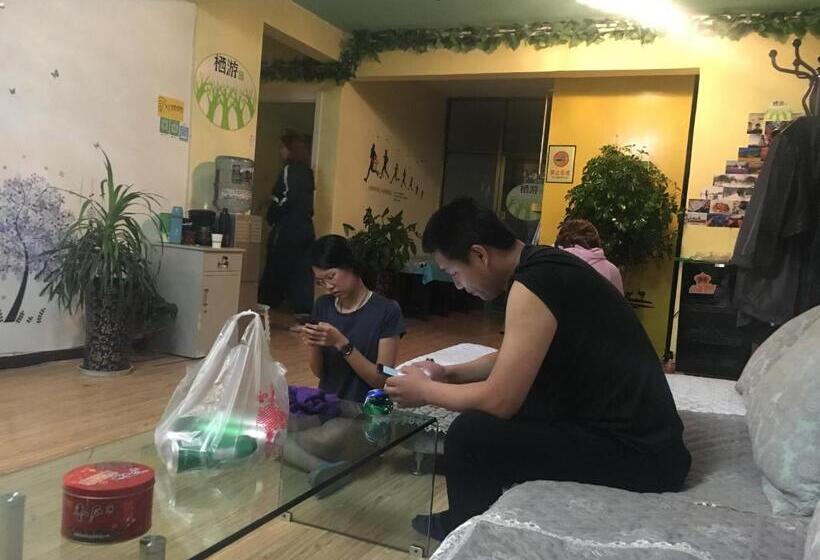 Wuwei Qiyou Space Capsule Hostel