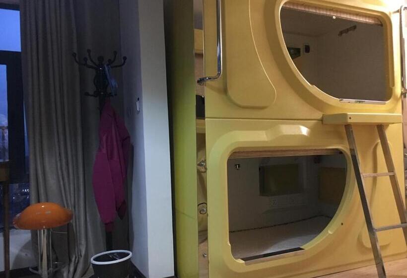 Wuwei Qiyou Space Capsule Hostel