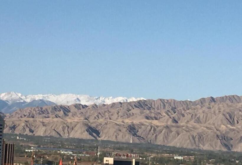 Wuwei Qiyou Space Capsule Hostel