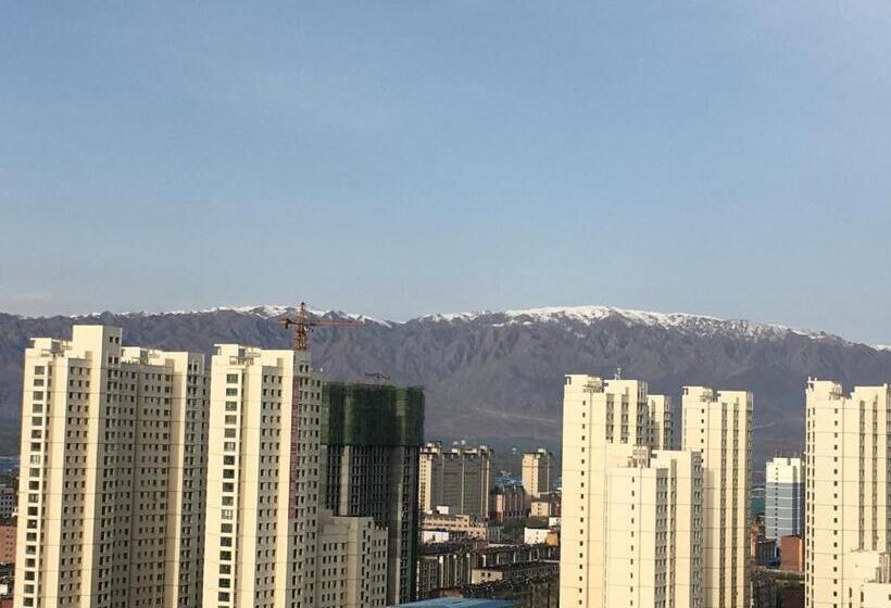 Wuwei Qiyou Space Capsule Hostel