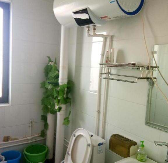 Wuwei Qiyou Space Capsule Hostel