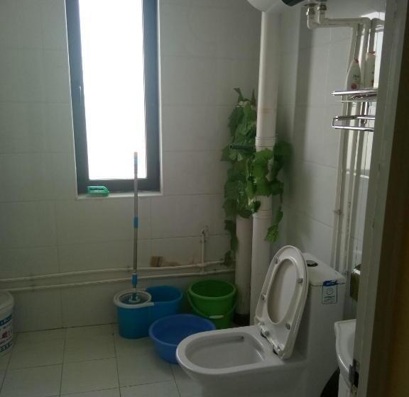 Wuwei Qiyou Space Capsule Hostel