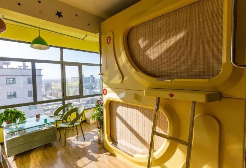 Wuwei Qiyou Space Capsule Hostel