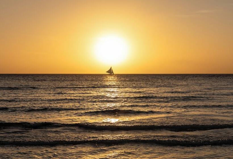 هتل Four Points By Sheraton Boracay