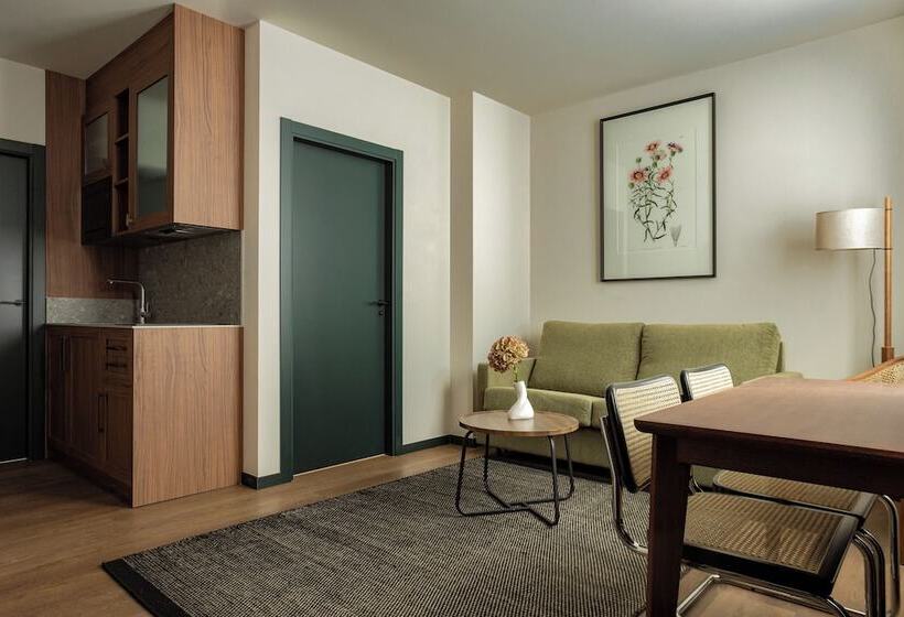 Batimont Suites & Apartments