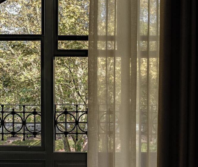 Batimont Suites & Apartments