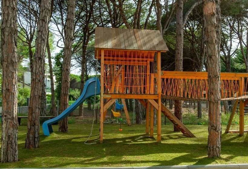 هتل Fllad Resort & Spa