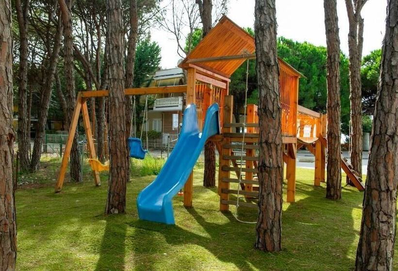 هتل Fllad Resort & Spa