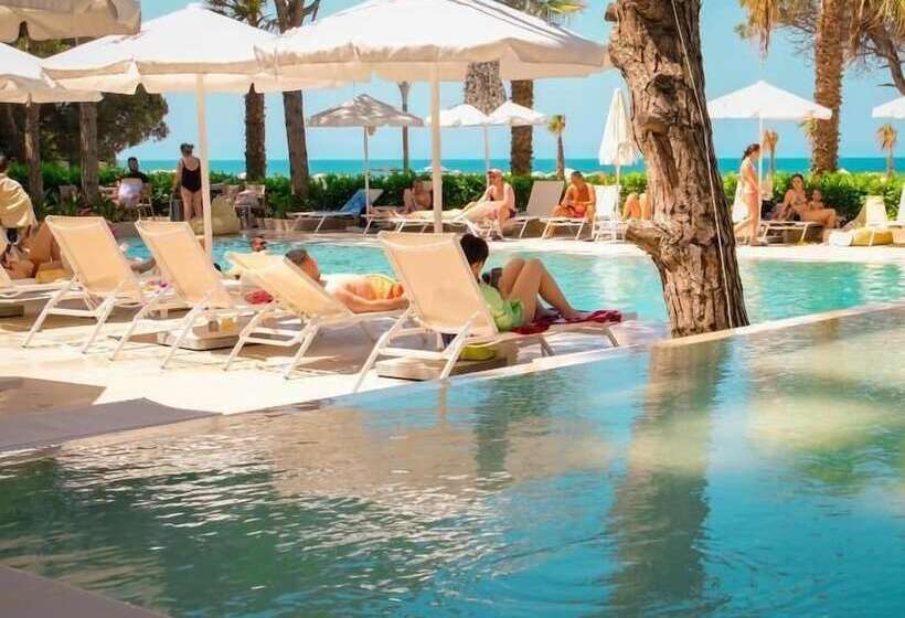 ホテル Fllad Resort & Spa