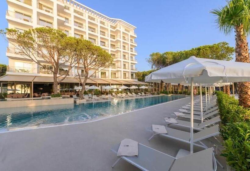 هتل Fllad Resort & Spa