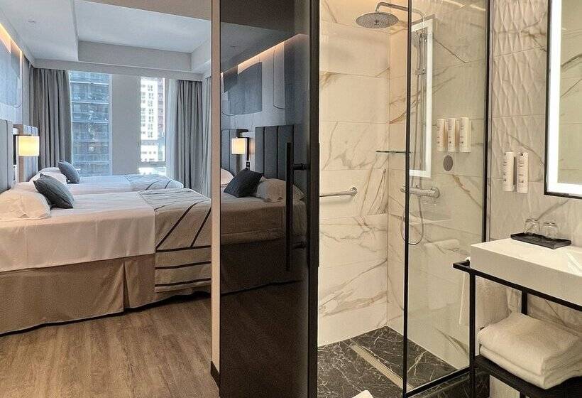 Hotel Riu Plaza Toronto