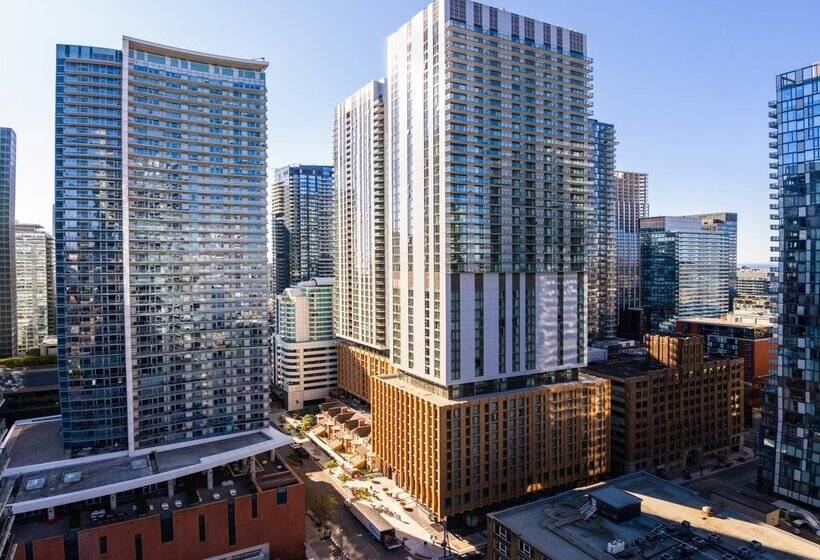 Hotel Riu Plaza Toronto