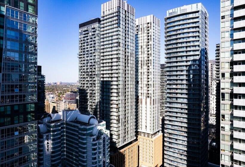 Hotel Riu Plaza Toronto